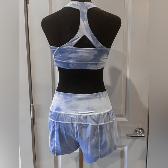 NWOT Lululemon custom tie dye shorts. Blue tie dye Size 4. New. Shorts only. - Picture 4 of 8